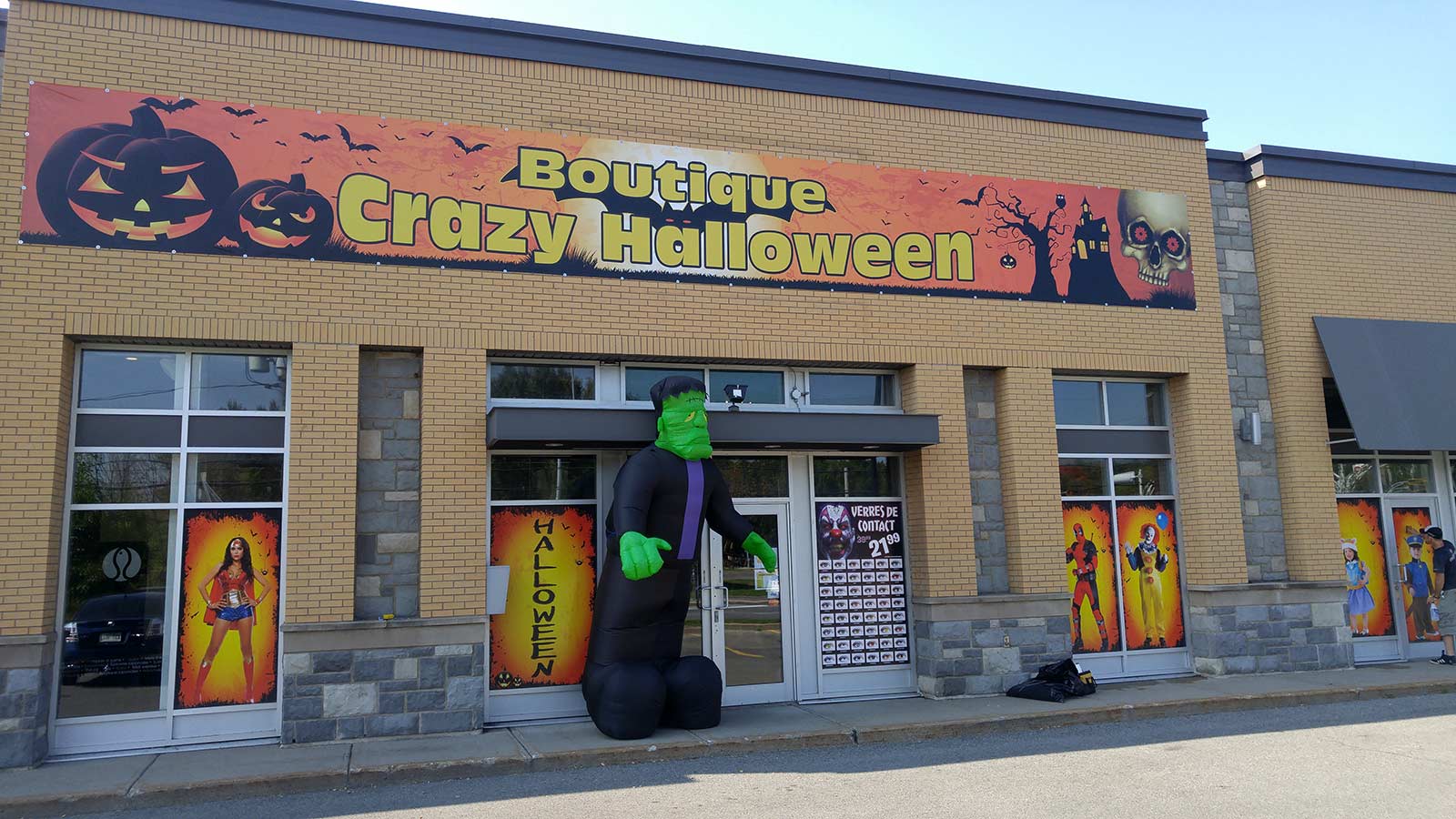 Boutique Crazy Halloween Laval - Vinyl banner - Made locally in Quebec Montreal